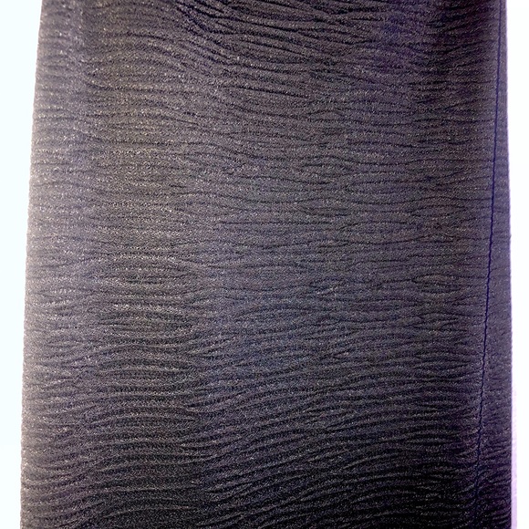 NWT GILLI textured dress - Picture 2 of 3